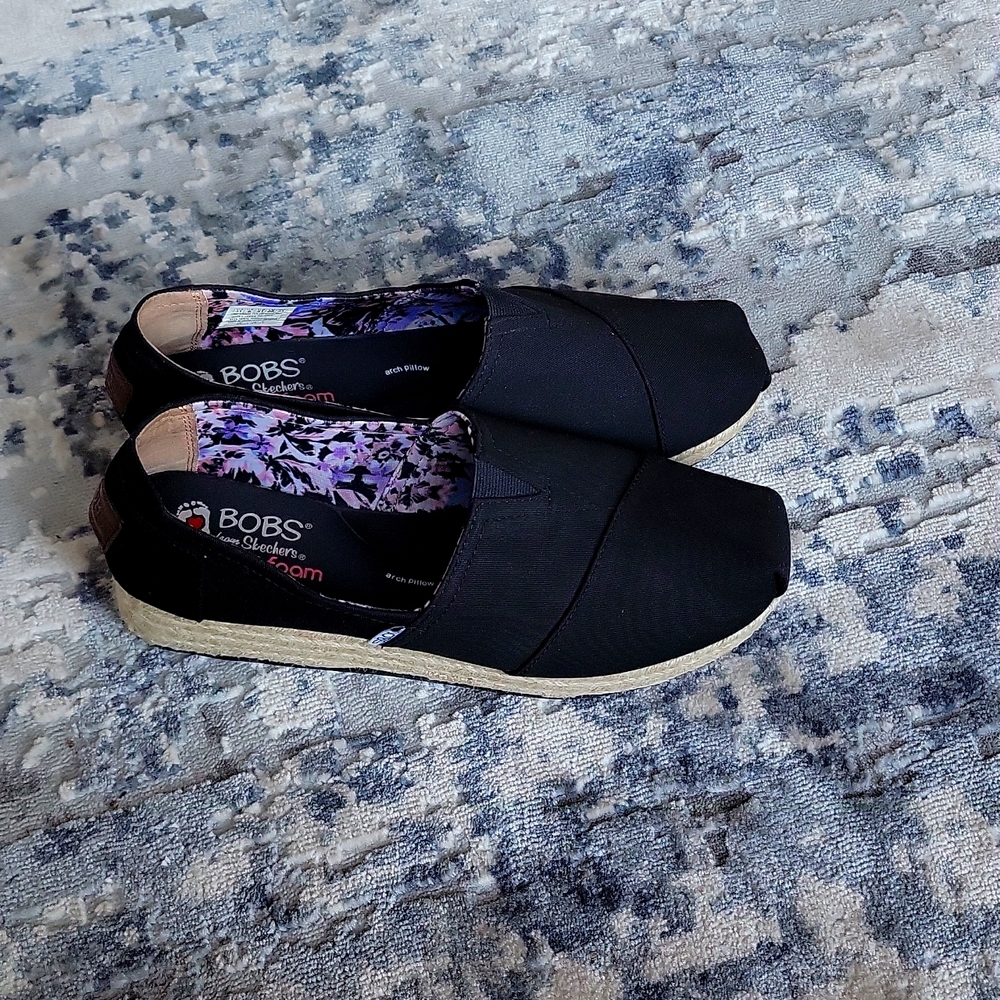 Skechers Memory Foam 11w Wore Once For An Hour. E… - image 1